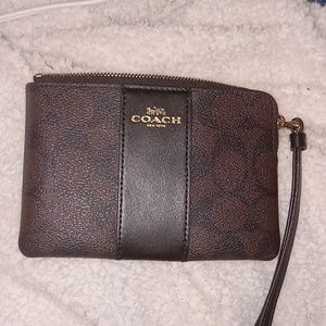 NWT COACH ZIP LEATHER WRISTLET